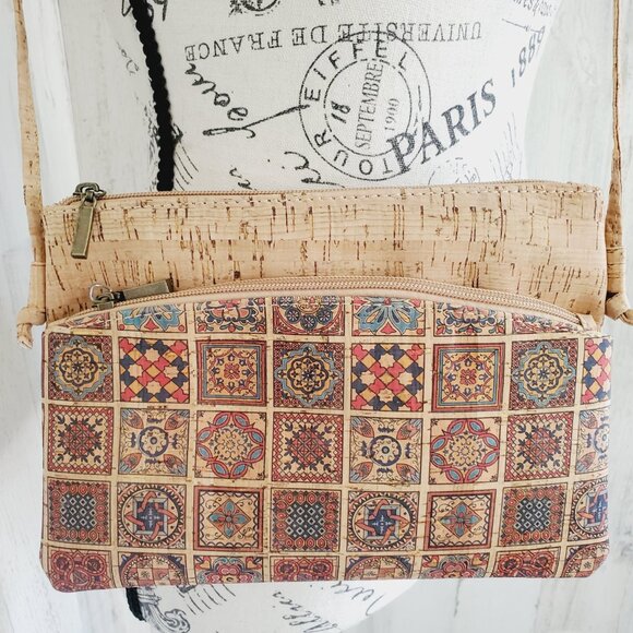 NWOT HAND CRAFTED in PORTUGAL CORK CROSSBODY BAG - Picture 2 of 5